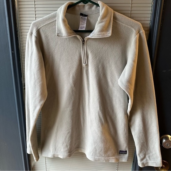Patagonia Tops - Patagonia fleece medium 1/4 quarter zip light gray pullover warm cozy activewear